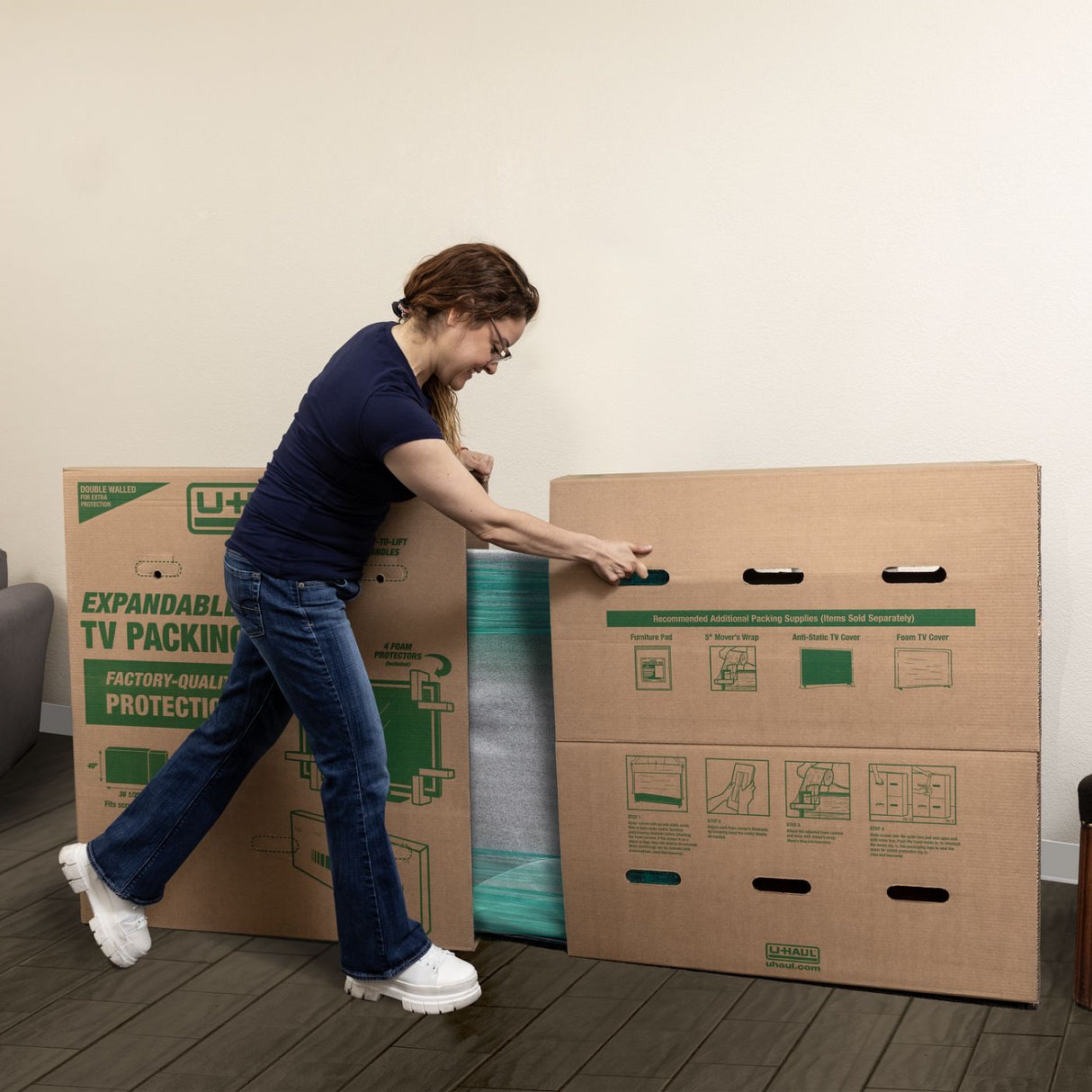 Heavy-Duty Expandable TV Moving Box - Large (32" - 70")